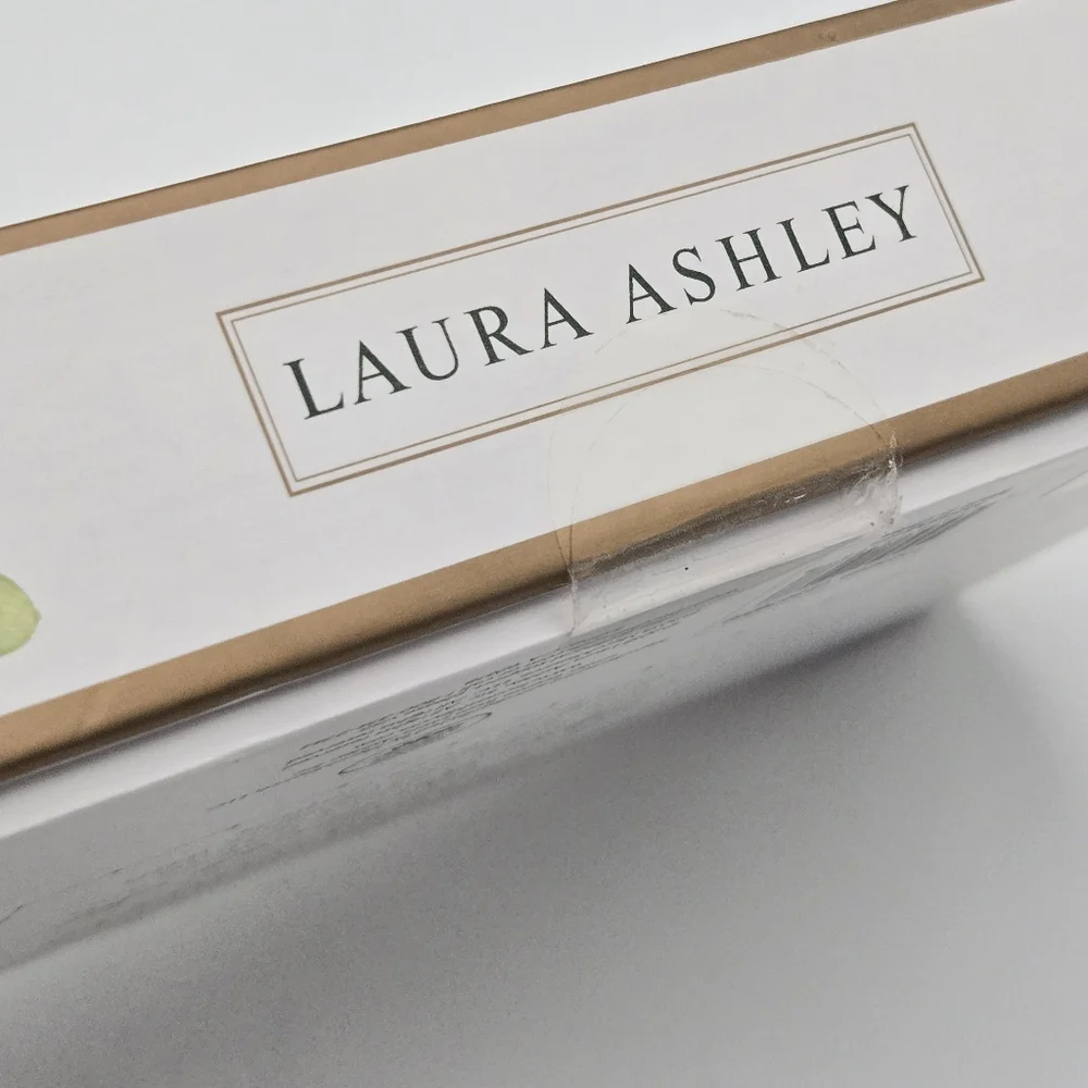 NEW Laura Ashley Rose Gold Elegant 7 Piece Wine Accessory Kit